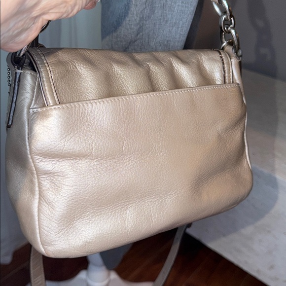 Coach EUC Taylor champagne, leather flap Crossbody bag with removable strap - Picture 5 of 11